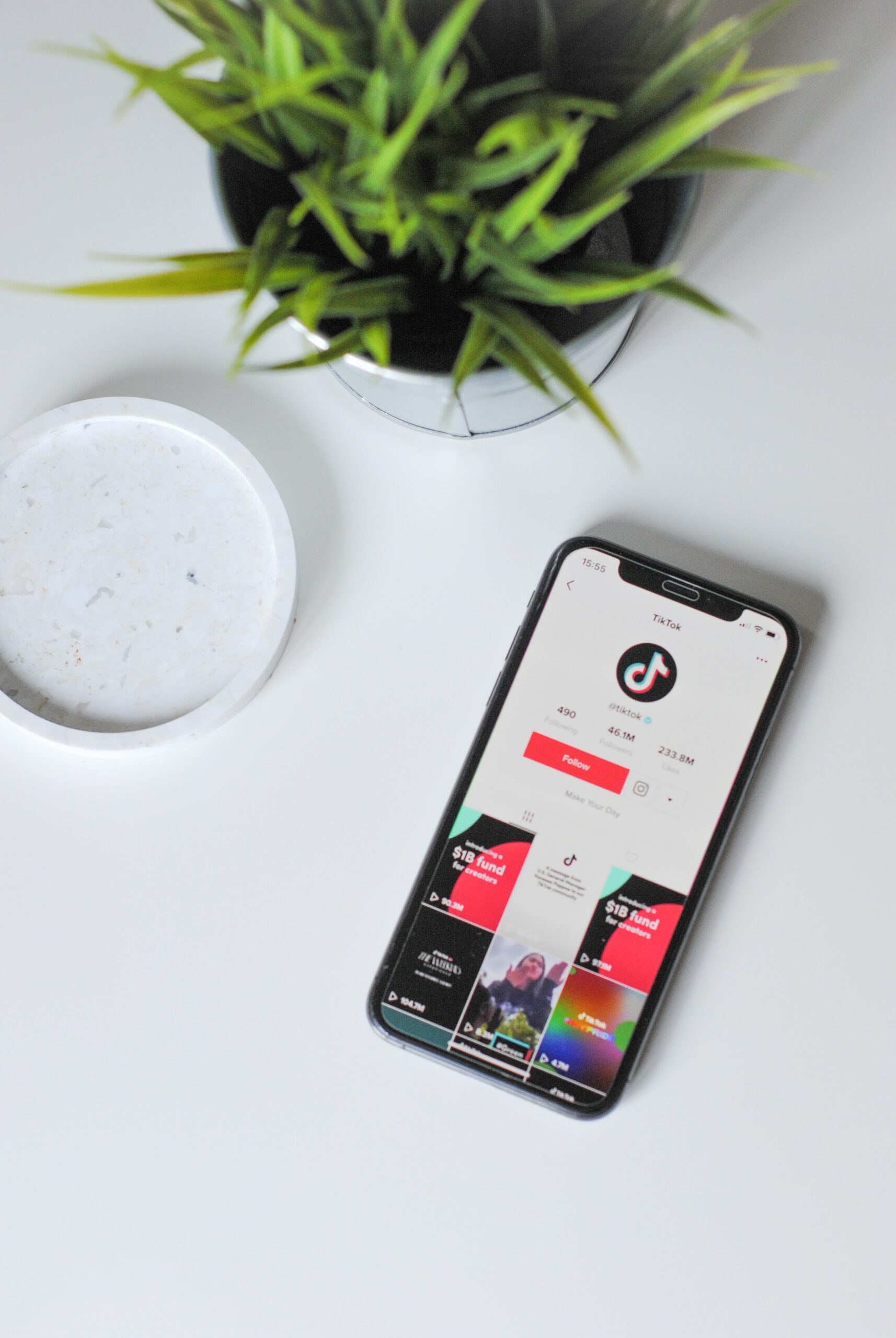 hello i m nik ZmY7AG1l0Eo unsplash scaled